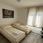 Private Studio mit eigene Küche und Bad